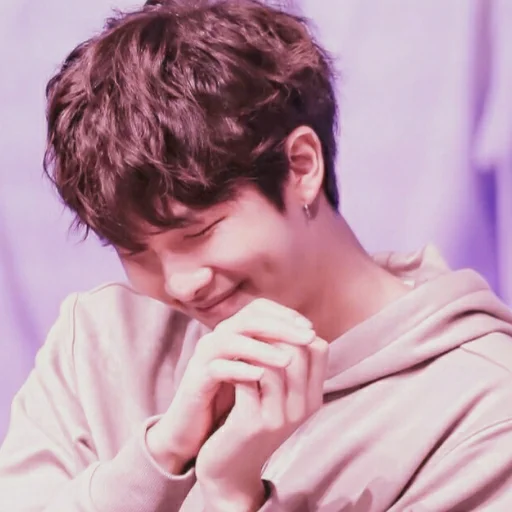 🍓 Стикер «Strawberry Namjoon» для Telegram