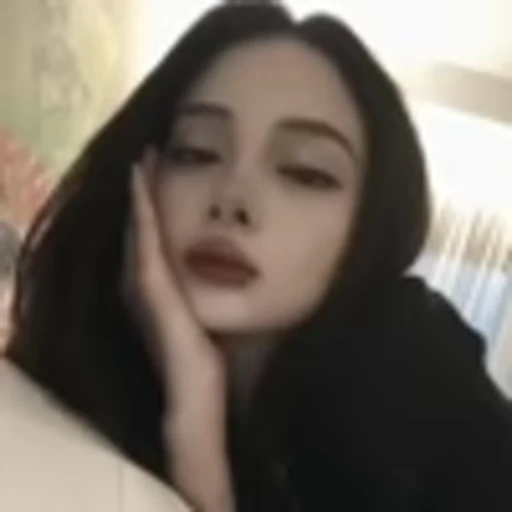 🧛‍♀️ Эмодзи «Girls vibe» для Telegram