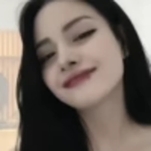 🧛‍♀️ Эмодзи «Girls vibe» для Telegram