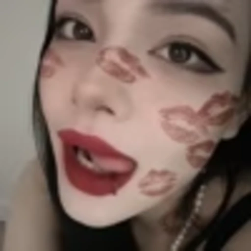 🧛‍♀️ Эмодзи «Girls vibe» для Telegram