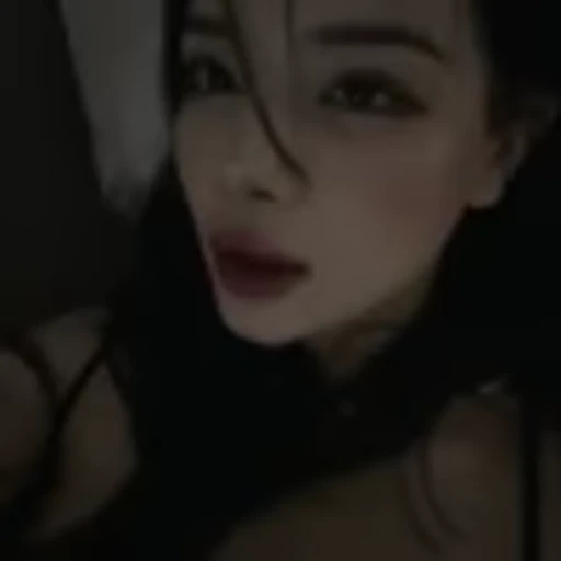 🧛‍♀️ Эмодзи «Girls vibe» для Telegram
