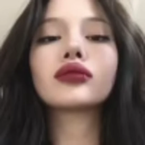 🧛‍♀️ Эмодзи «Girls vibe» для Telegram