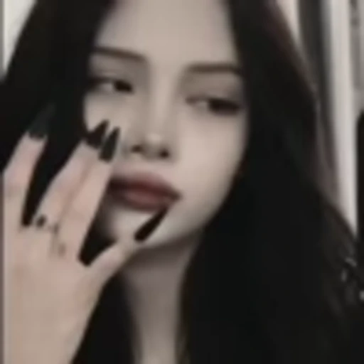 🧛‍♀️ Эмодзи «Girls vibe» для Telegram