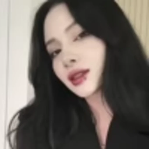 🧛‍♀️ Эмодзи «Girls vibe» для Telegram