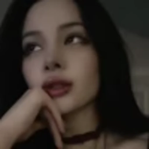 🧛‍♀️ Эмодзи «Girls vibe» для Telegram