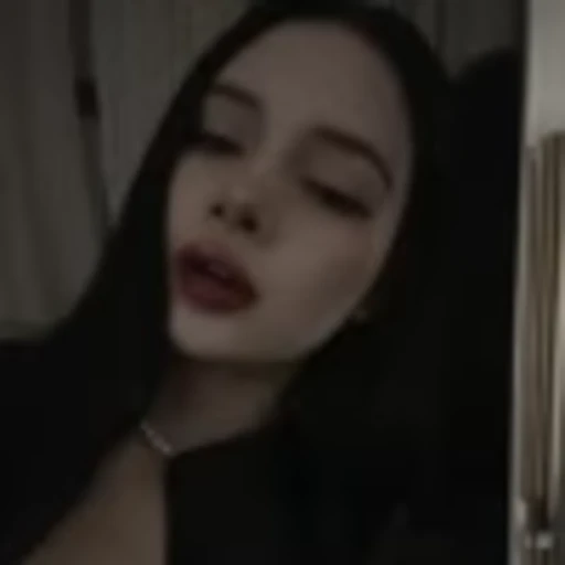 🧛‍♀️ Эмодзи «Girls vibe» для Telegram