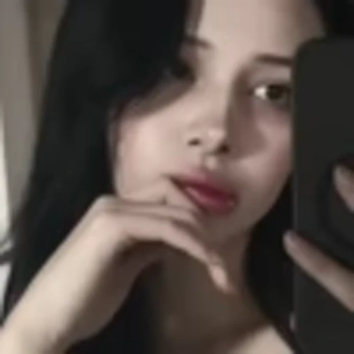 🧛‍♀️ Эмодзи «Girls vibe» для Telegram
