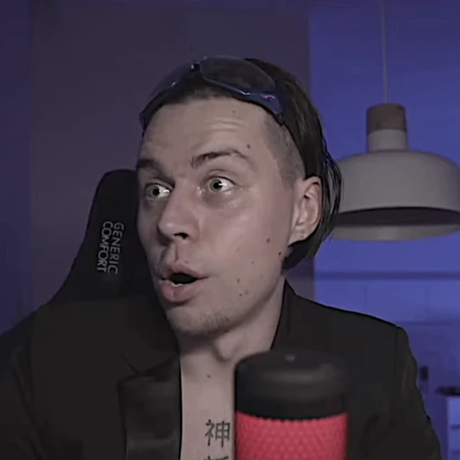 😬 Стикер «Frame Tamer» для Telegram