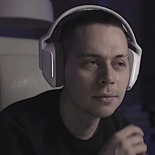 🥲 Стикер «Frame Tamer» для Telegram