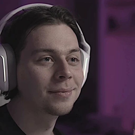😊 Стикер «Frame Tamer» для Telegram
