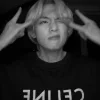 🤩 Эмодзи «Taehyung ー» для Telegram