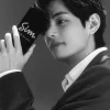 🤩 Эмодзи «Taehyung ー» для Telegram