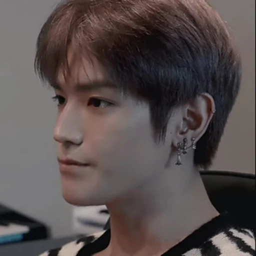 🍤 Стикер «taeyong» для Telegram