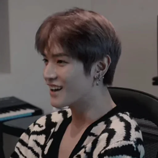 🍤 Стикер «taeyong» для Telegram