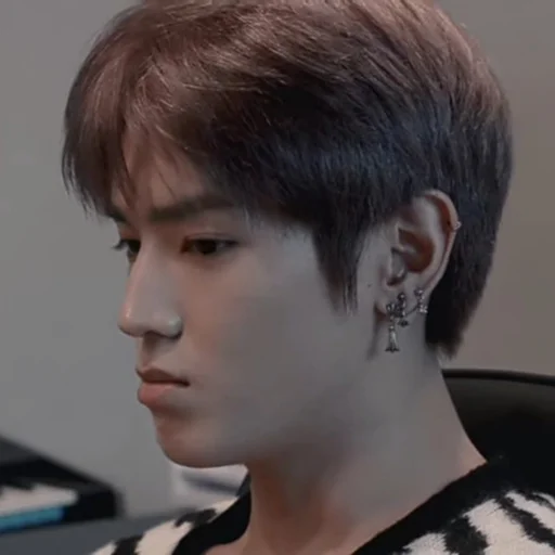 🍤 Стикер «taeyong» для Telegram
