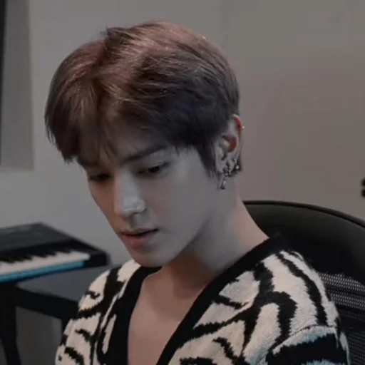 🍤 Стикер «taeyong» для Telegram