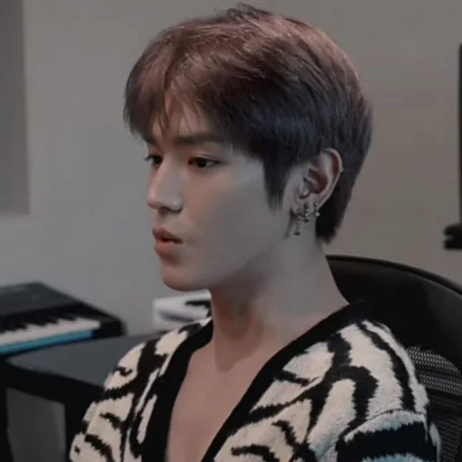 🍤 Стикер «taeyong» для Telegram