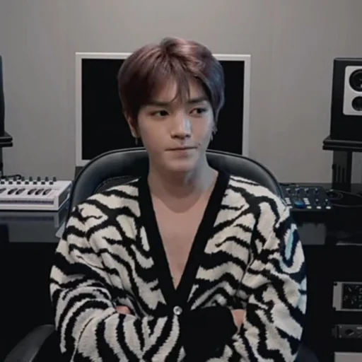 🍤 Стикер «taeyong» для Telegram