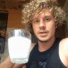 🥛 Эмодзи «Тихон» для Telegram