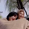 🫂 Эмодзи «Twice» для Telegram