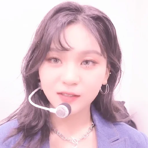 🌷 Стикер «Umji itzy» для Telegram