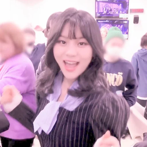 🌷 Стикер «Umji itzy» для Telegram