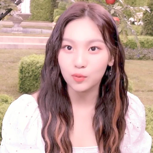 🌷 Стикер «Umji itzy» для Telegram