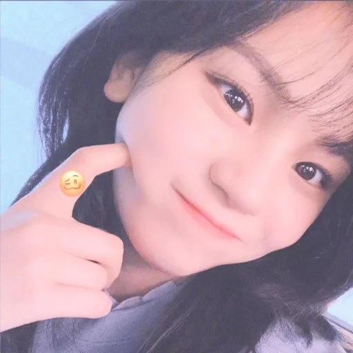 🌷 Стикер «Umji itzy» для Telegram
