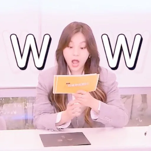 🌷 Стикер «Umji itzy» для Telegram