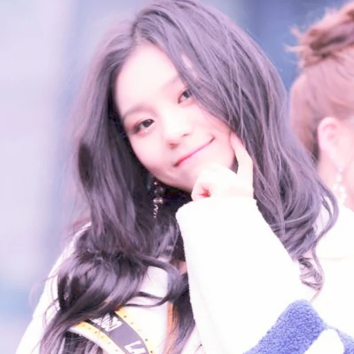 🌷 Стикер «Umji itzy» для Telegram