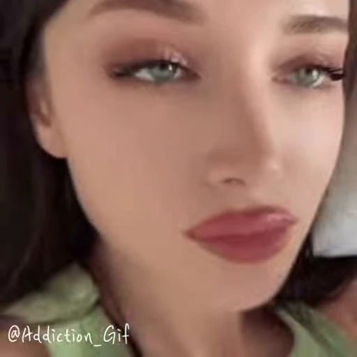 🌟 Стикер «vid 8582606254» для Telegram