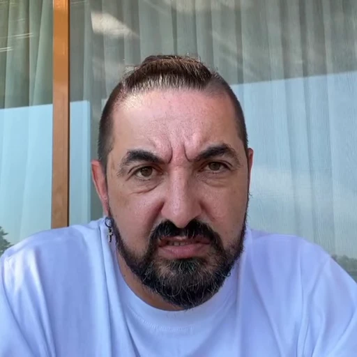 🤨 Стикер «Стикеры» для Telegram