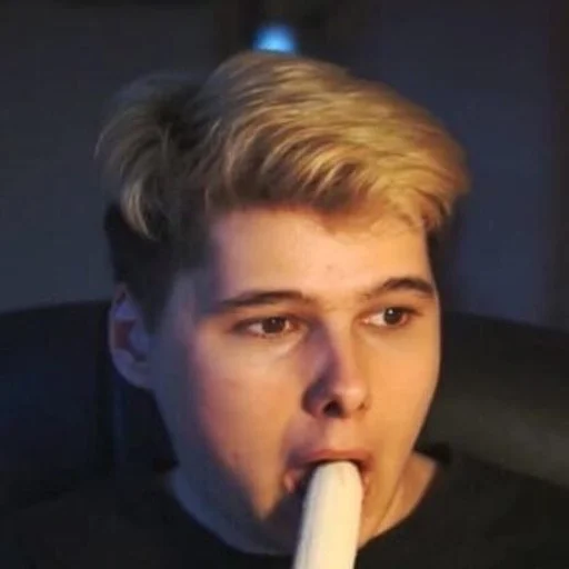 😏 Стикер «андрейка в жопе батарейка» для Telegram