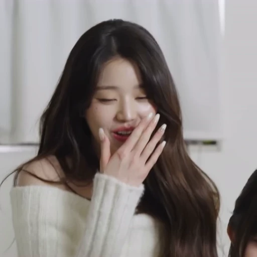 🤍 Стикер «WONYOUNG» для Telegram