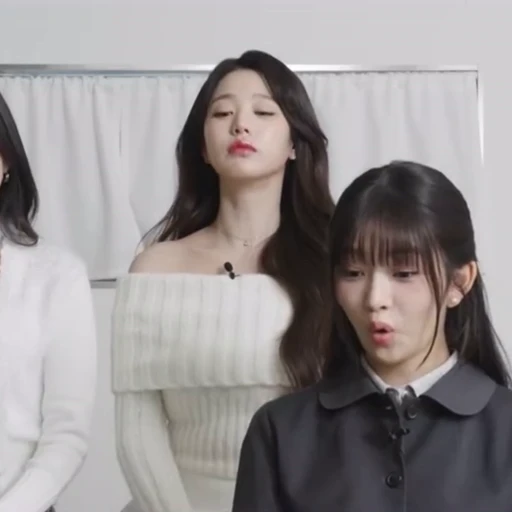 🤍 Стикер «WONYOUNG» для Telegram