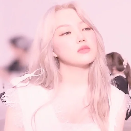 🌸 Стикер «gowon loona» для Telegram