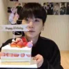 🎱 Эмодзи «Yoongi» для Telegram