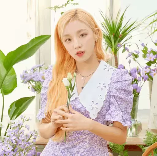 💐 Стикер «Yuqi 2 (G)I-DLE» для Telegram