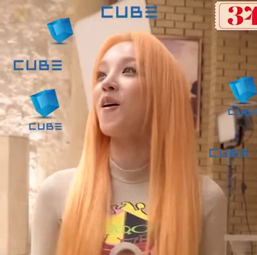 😯 Стикер «Yuqi 2 (G)I-DLE» для Telegram