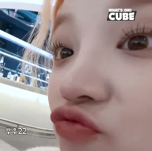 😘 Стикер «Yuqi 2 (G)I-DLE» для Telegram