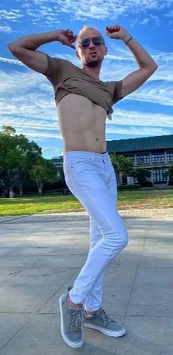 🥵 Стикер «zubarefff» для Telegram