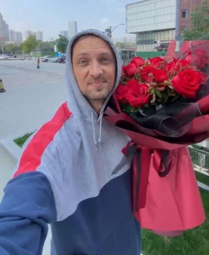 🥰 Стикер «zubarefff» для Telegram